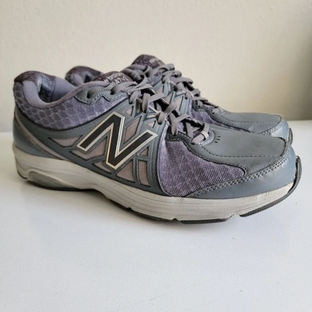 New Balance 847v2 Womens Size 10 Gray Walking Shoes‎ WW847GY2 Abzorb Comfort
